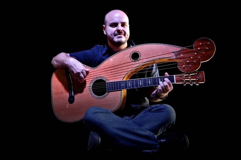 Hands-on guitar with Andy McKee