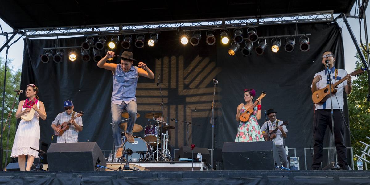 Las Cafeteras: Bringing people OUTSIDE at Research Park
