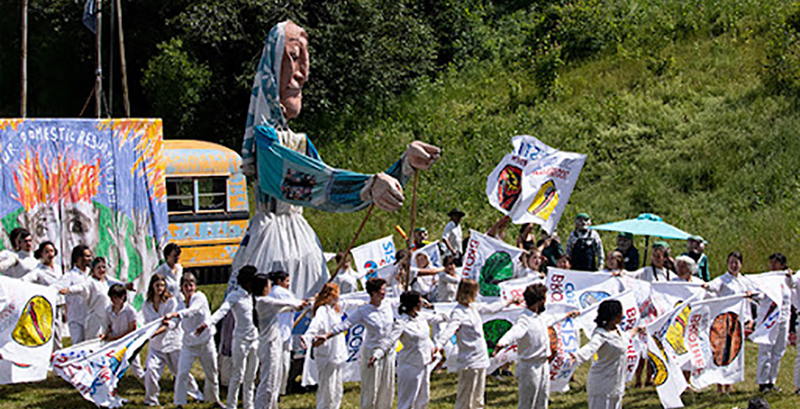 Bread and Puppet Theatre to perform in Urbana on September 28th