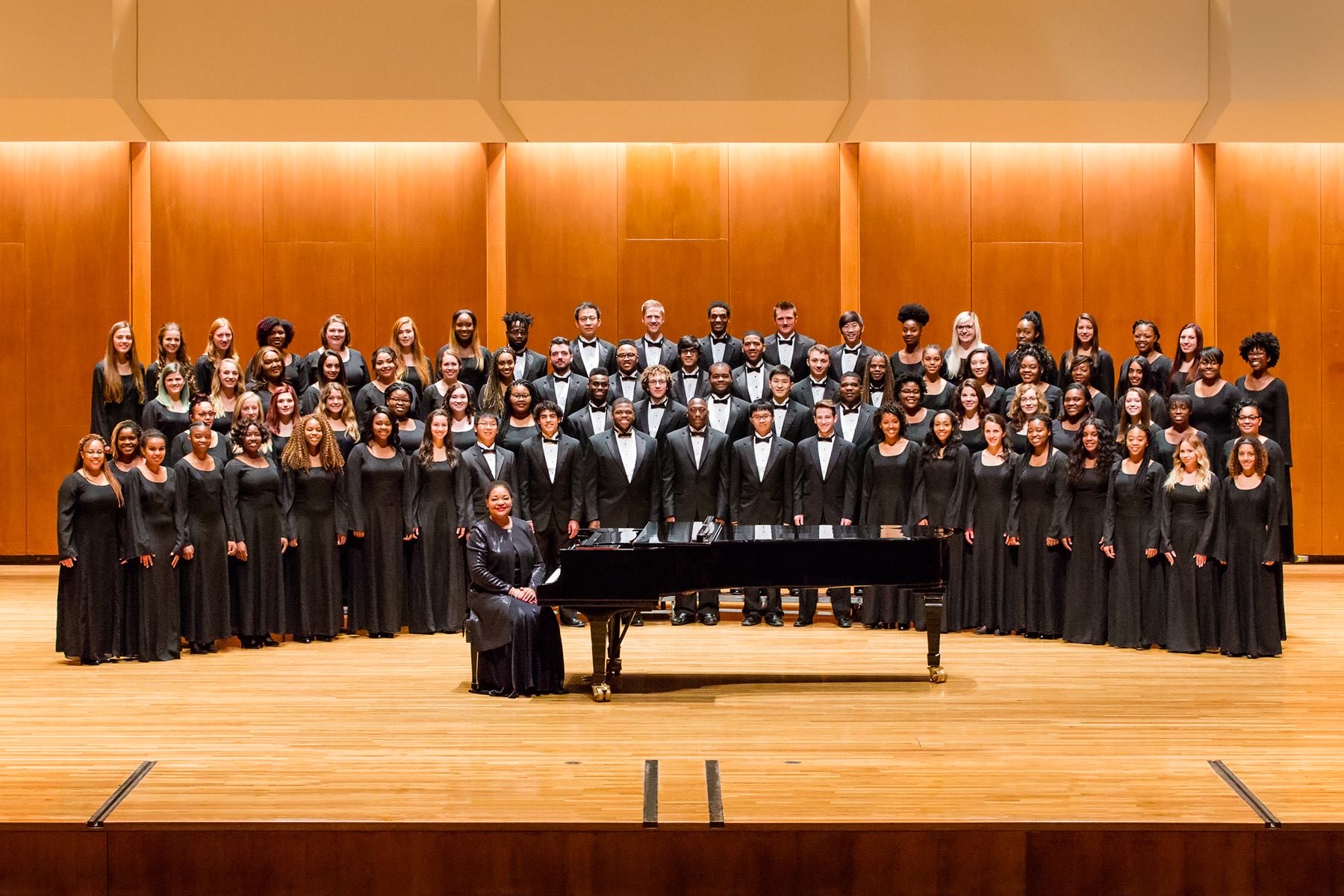 The entire University of Illinois Black Chorus onstage with their conductor.