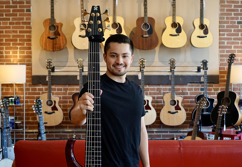 Javi Vasquez brings his Guatemalan roots to the C-U music scene