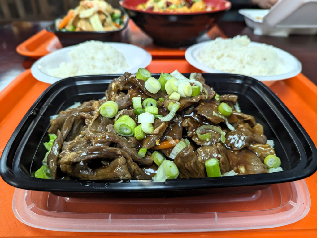 An order of beef with oyster sauce at Cravings.