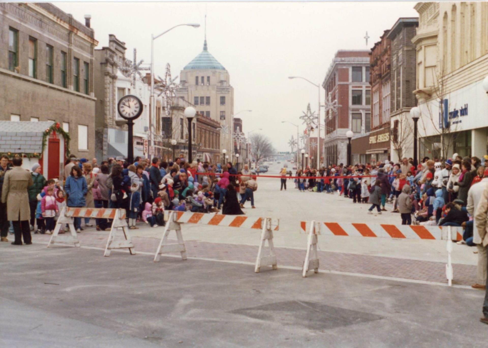 Check out this photo of the re-opening of Neil Street in 1986