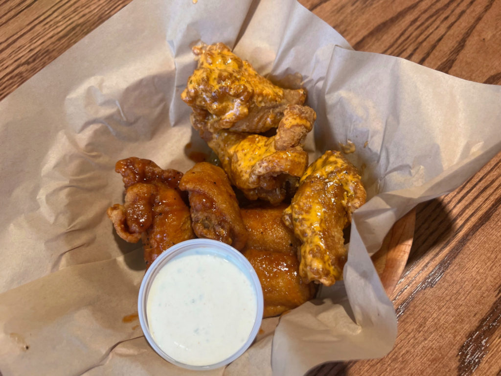 An order of wings at Brothers.