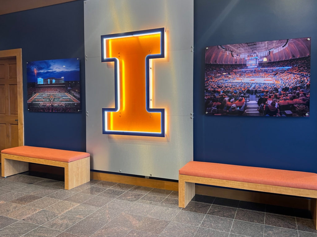 The interior of Oskee's Sports Pub has a giant I for the University of Illinois.